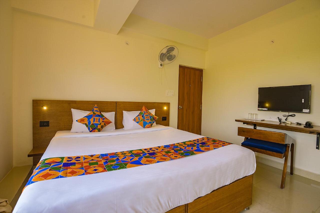 Fabhotel Gr Lake View - Btm Layout Bangalore Exterior photo