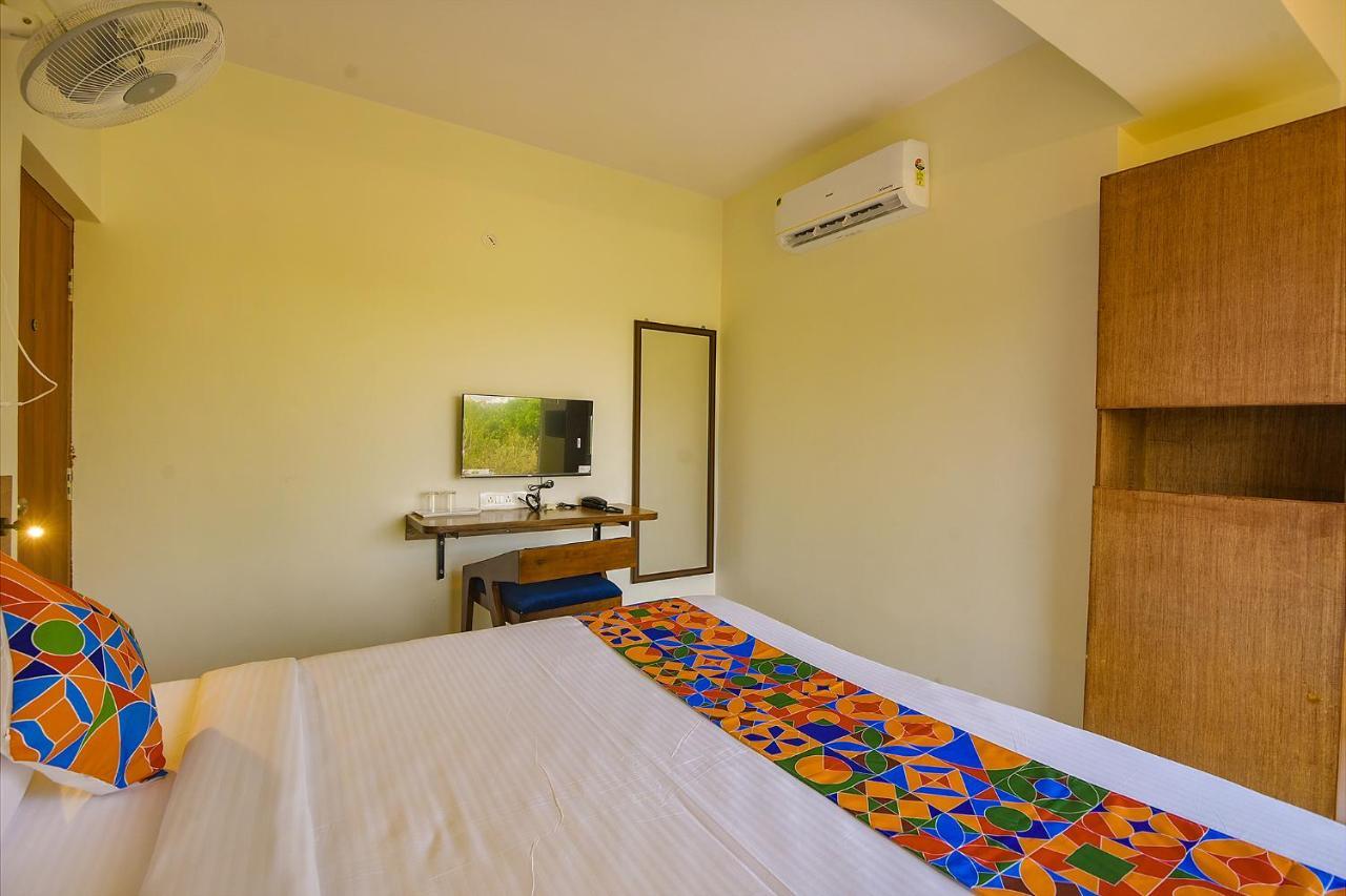 Fabhotel Gr Lake View - Btm Layout Bangalore Exterior photo